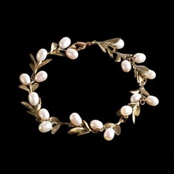 Picture of pearl bracelet